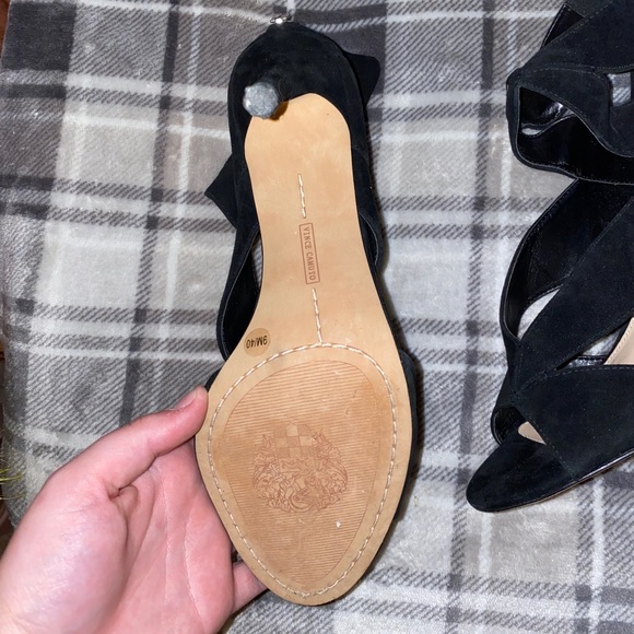 black heels - Picture 3 of 3